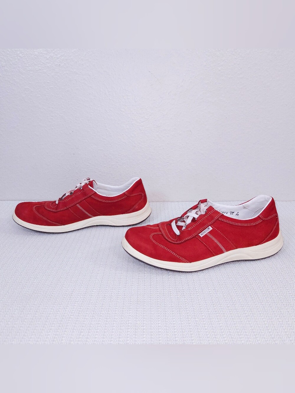 MEPHISTO Laser Perf Sneakers US 9.5 Red Nubuck Lace-Up Air-Jet Runoff Comfort
